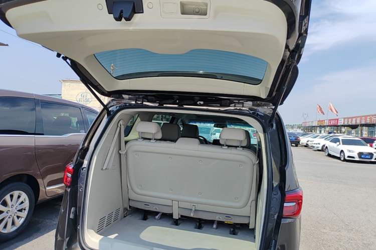 Used Buick GL8 2021 Land Cruiser Executive Class 652T Luxury Model Trunk