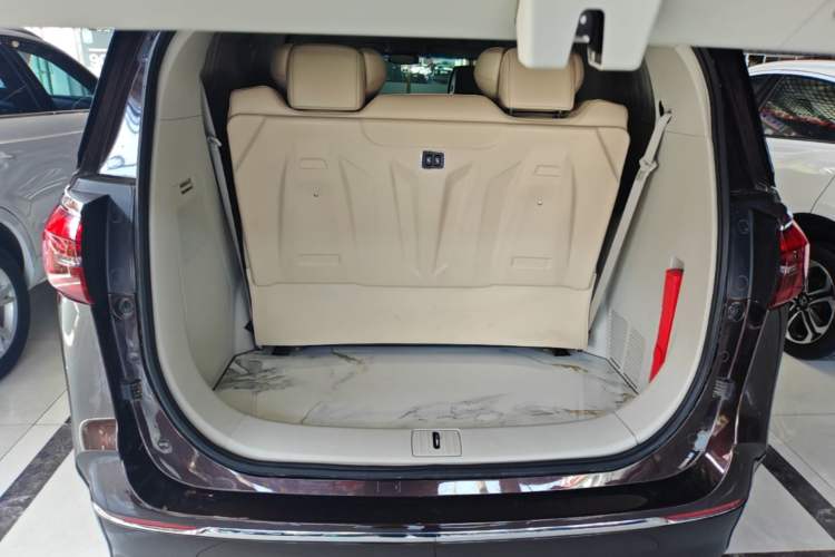 Used Buick GL8 2021 ES Landtrek 653T Comfort Edition Trunk