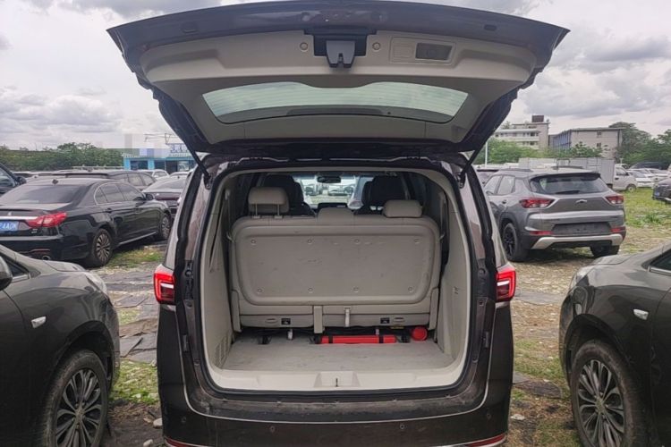 Used Buick GL8 2021 Land Cruiser Executive Class 652T Luxury Model Trunk