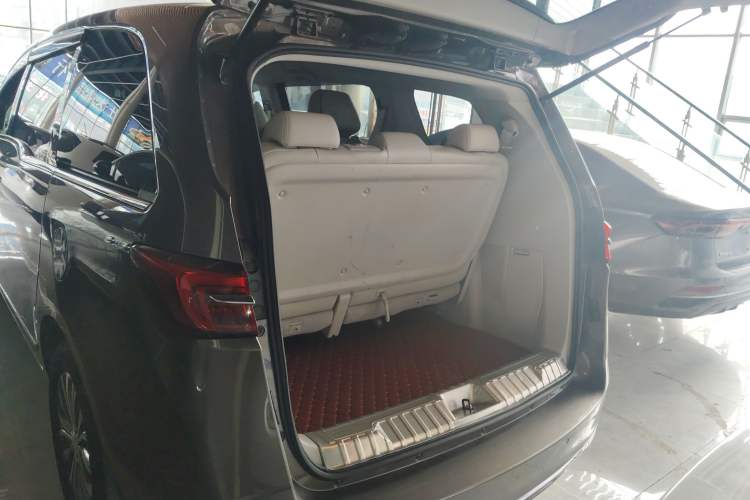 Used Buick GL8 2021 Land Cruiser Executive Class 652T Luxury Model Trunk
