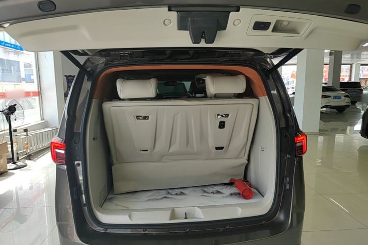 Used Buick GL8 2021 Land Cruiser Executive Class 652T Luxury Model Trunk