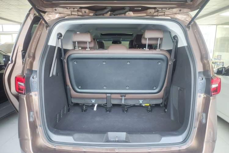 Used Buick GL8 2021 Land Cruiser Executive Class 652T Luxury Model Trunk