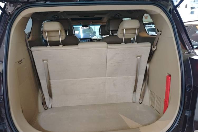 Used Buick GL8 2021 ES Land Cruiser 653T Luxury Edition Trunk
