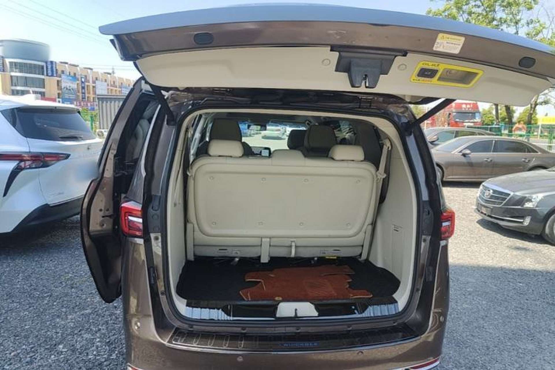 Used Buick GL8 2021 Land Cruiser Executive Class 652T Smart Luxury Model Trunk