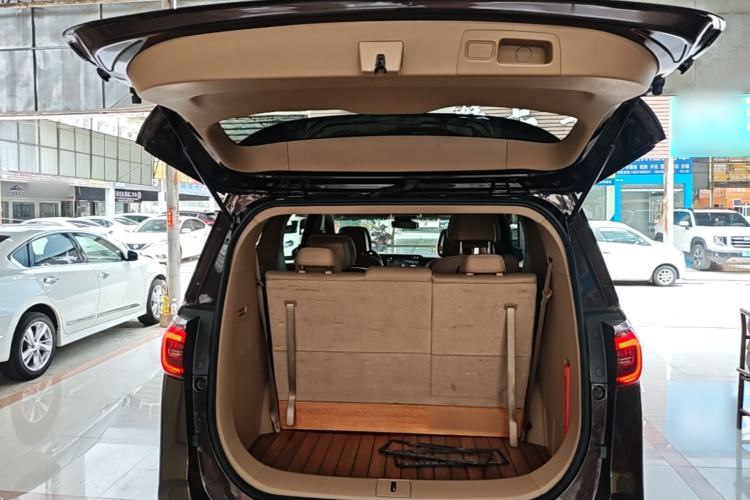 Used Buick GL8 2021 ES Land Cruiser 653T Luxury Edition Trunk