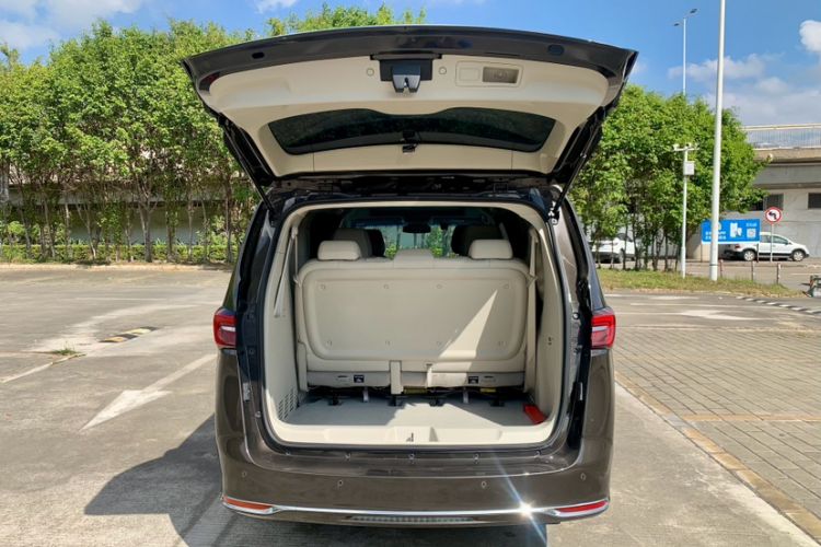 Used Buick GL8 2021 Land Cruiser Executive Class 652T Luxury Model Trunk