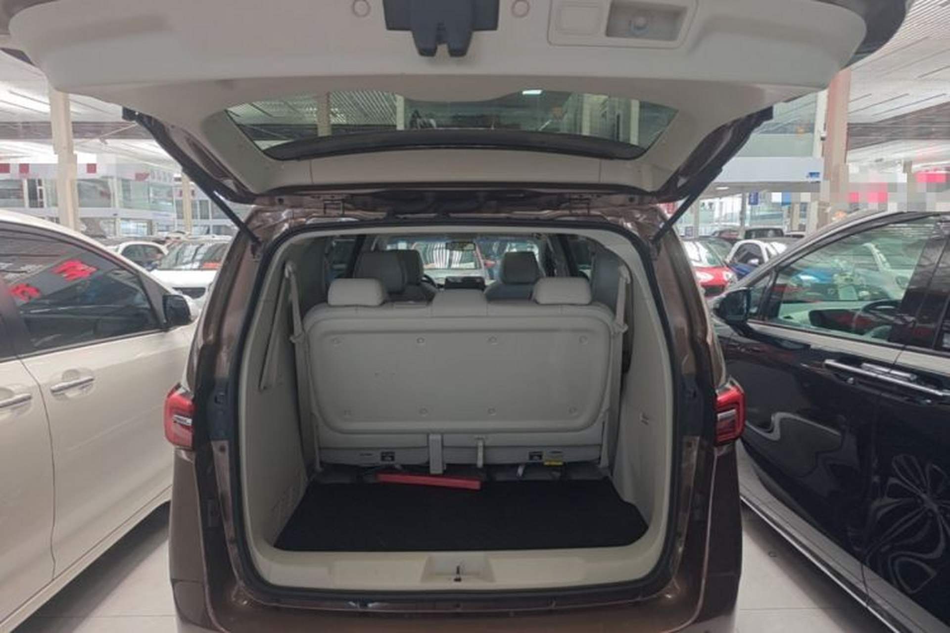 Used Buick GL8 2021 Land Cruiser Executive Class 652T Luxury Model Trunk