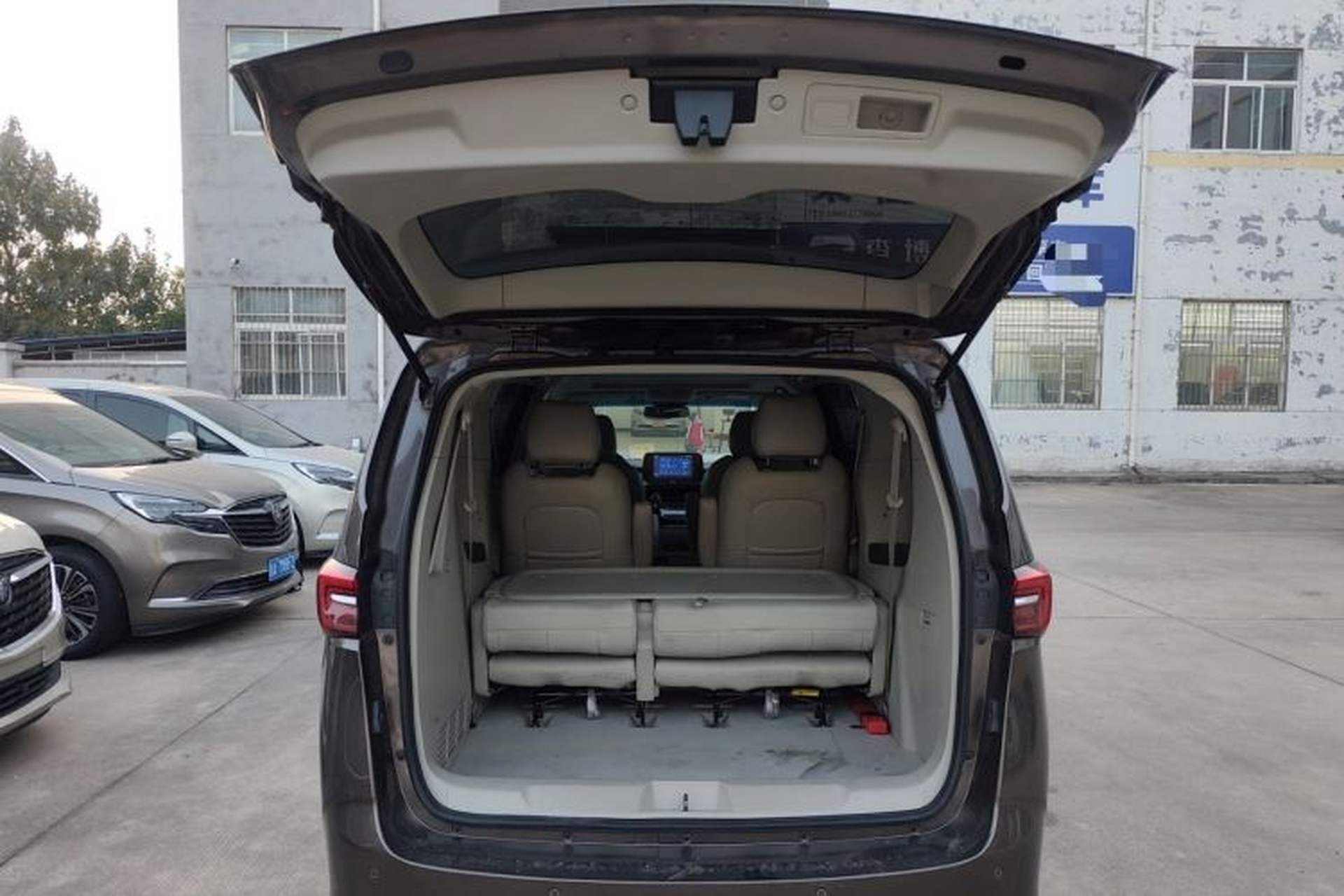 Used Buick GL8 2021 Land Cruiser Executive Class 652T Comfort Model Trunk