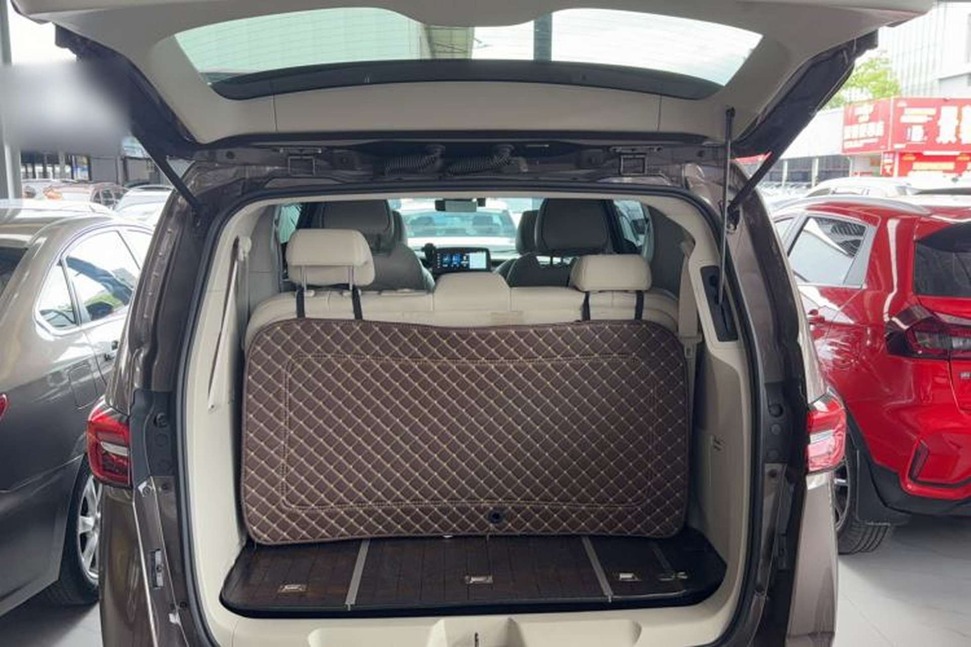 Used Buick GL8 2021 Land Cruiser Executive 652T Premium Model Trunk