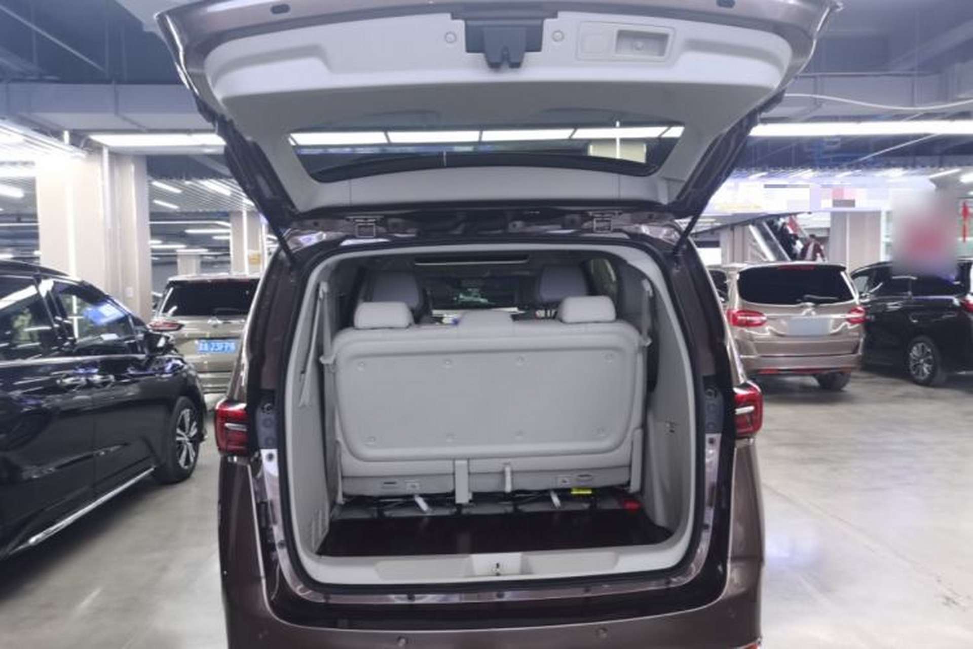 Used Buick GL8 2021 Land Cruiser Executive Class 652T Luxury Model Trunk