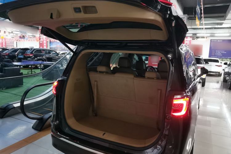 Used Buick GL8 2021 ES Land Cruiser 653T Luxury Edition Trunk