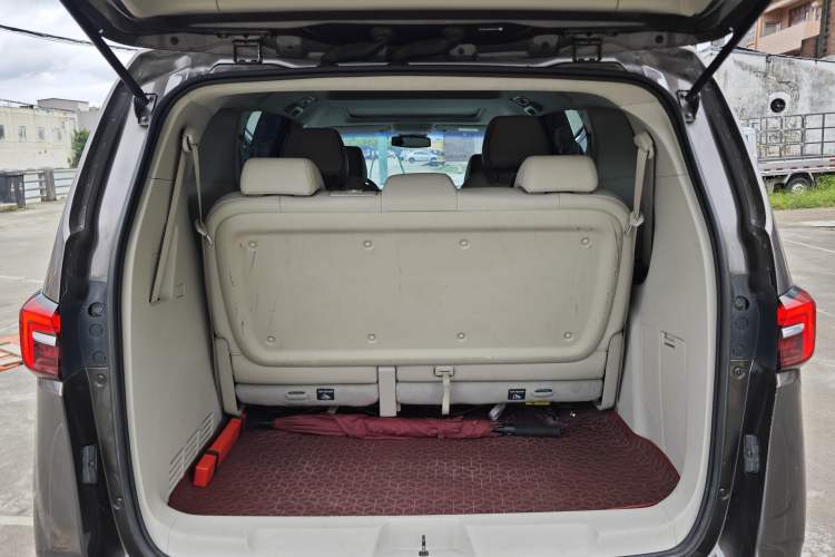 Used Buick GL8 2021 Land Cruiser Executive Class 652T Luxury Model Trunk