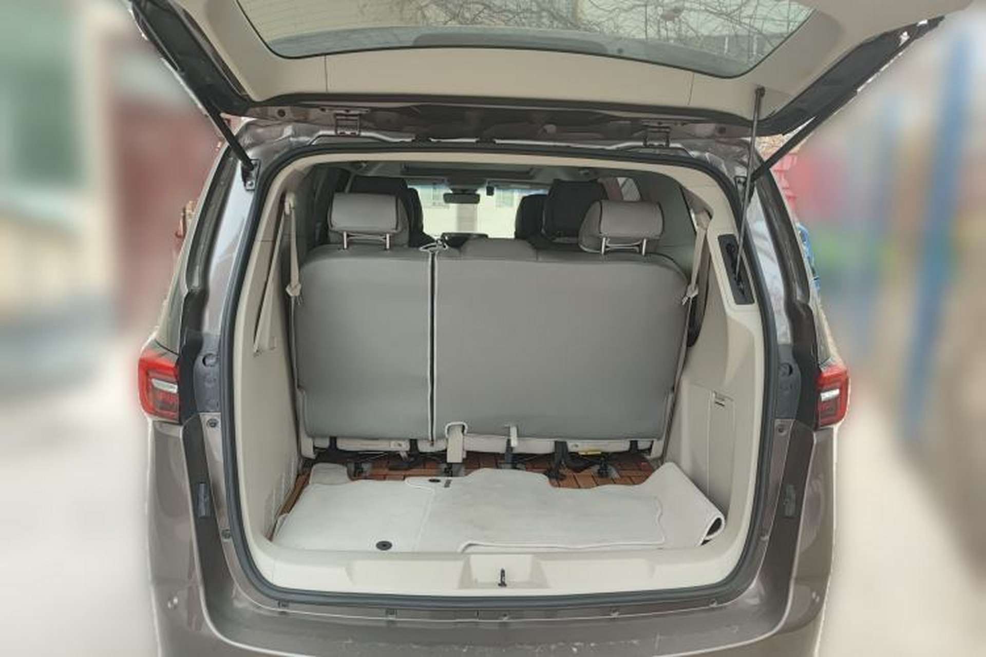 Used Buick GL8 2021 Land Cruiser Executive 652T Premium Model Trunk