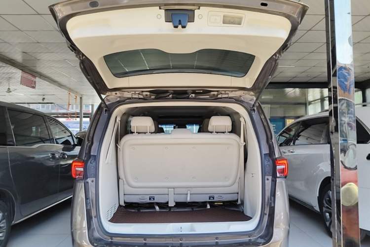 Used Buick GL8 2021 Land Cruiser Executive Class 652T Luxury Model Trunk