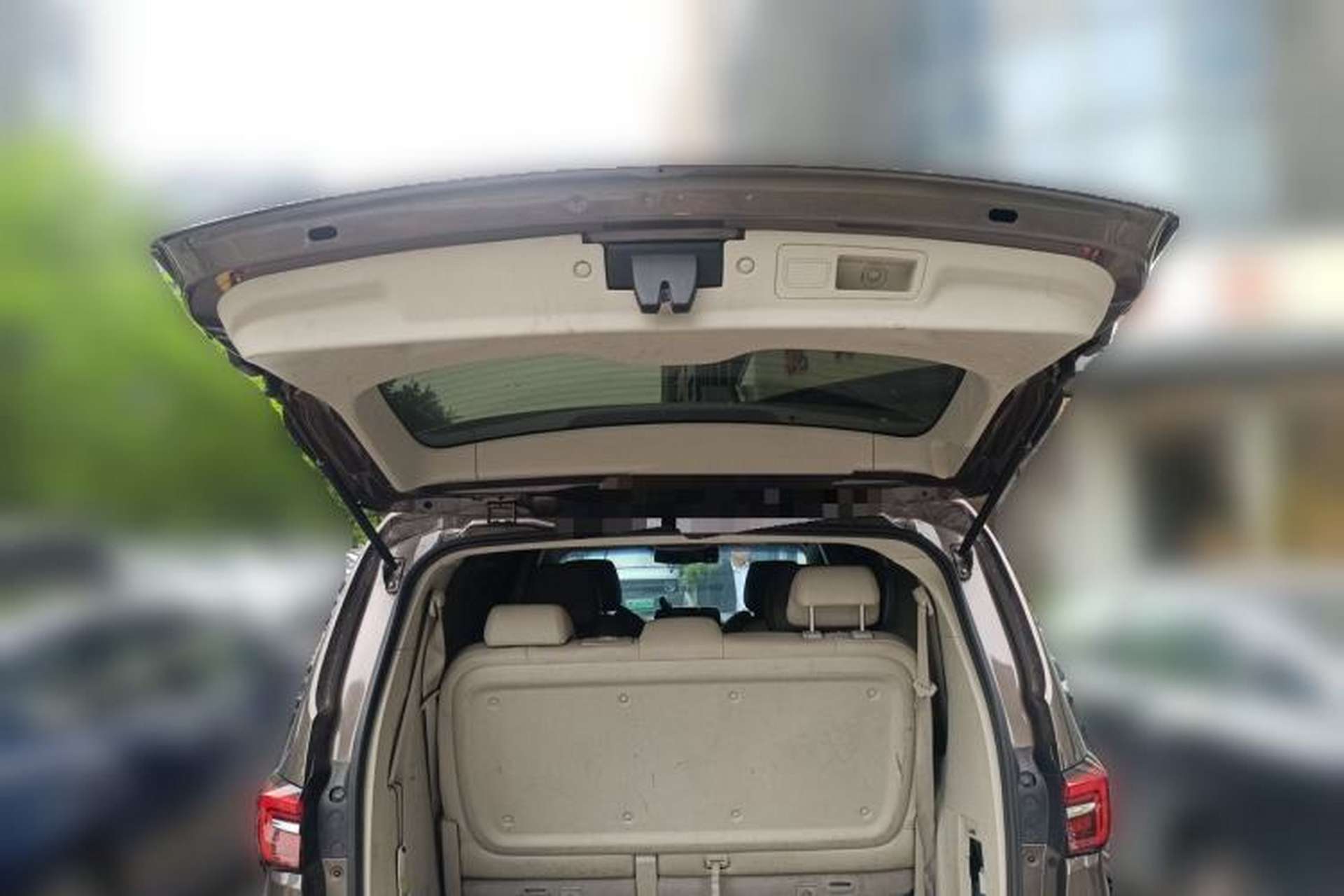Used Buick GL8 2021 Land Cruiser Executive Class 652T Luxury Model Trunk
