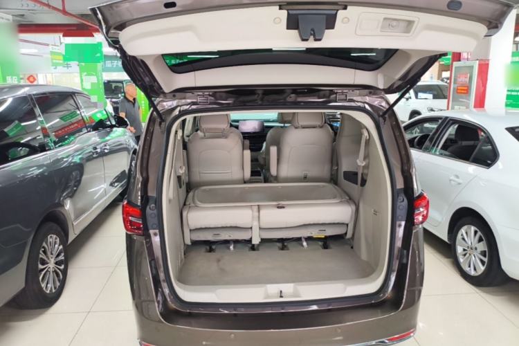 Used Buick GL8 2021 Land Cruiser Executive Class 652T Luxury Edition with Welfare Features Trunk