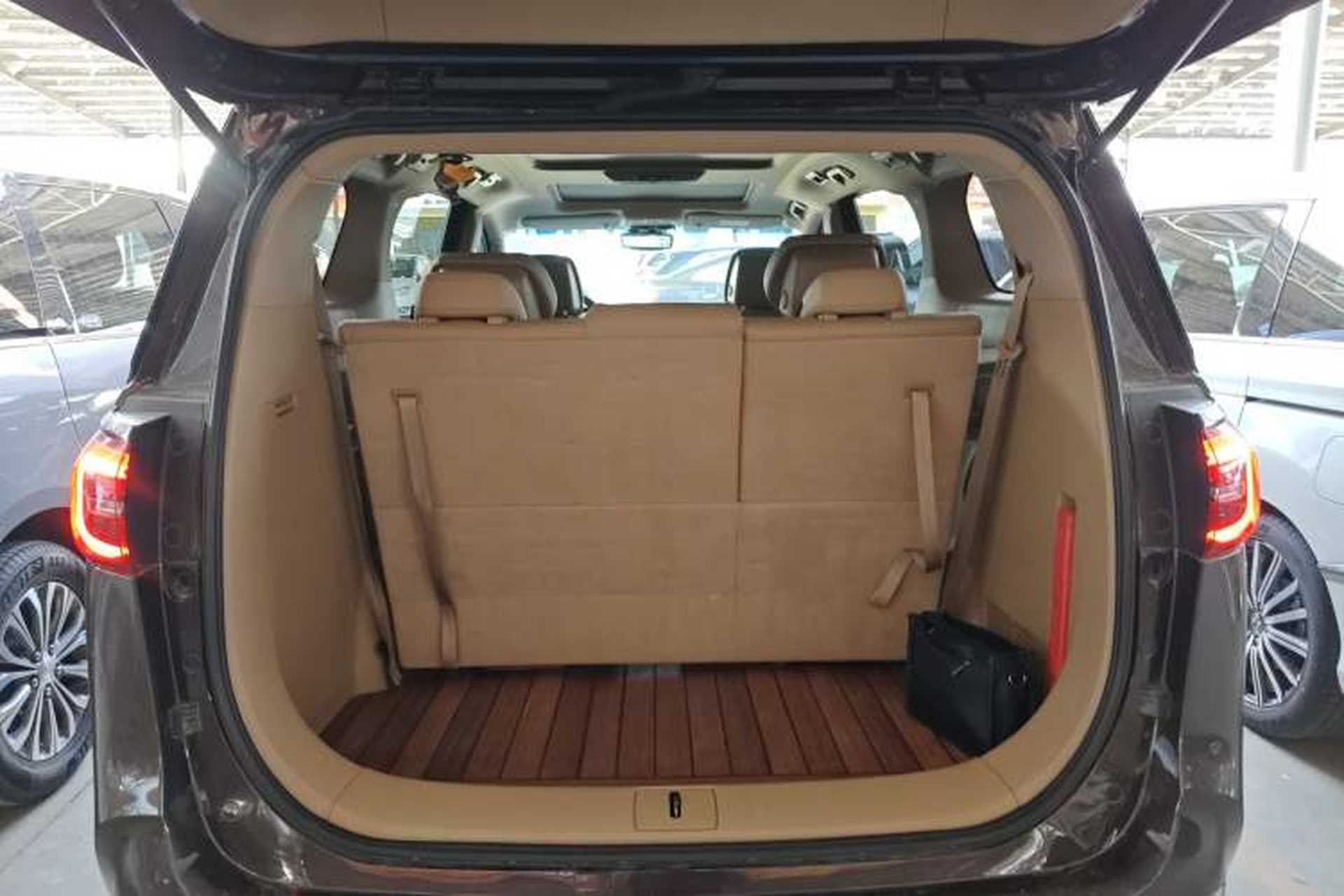 Used Buick GL8 2021 ES Land Cruiser 653T Luxury Edition Trunk