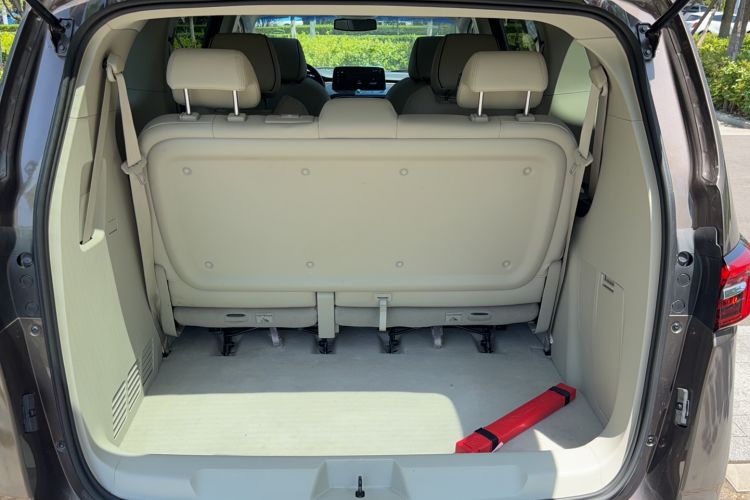 Used Buick GL8 2021 Land Cruiser Executive Class 652T Luxury Model Trunk