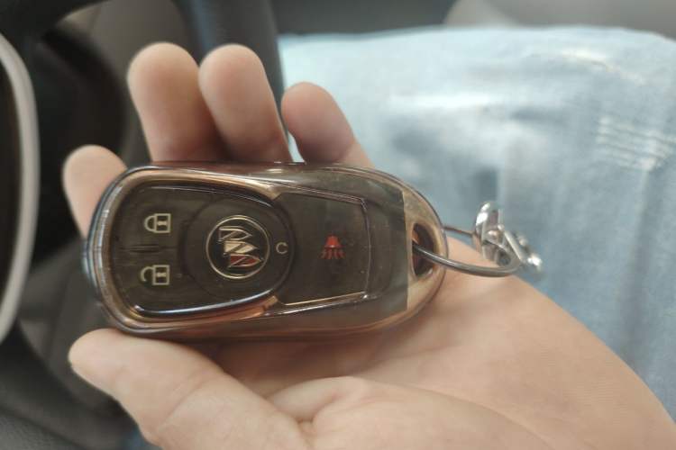 Used Buick GL8 2021 Land Cruiser Executive Class 652T Comfort Model Vehicle Key