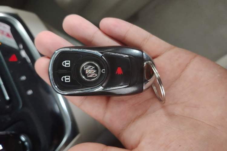 Used Buick GL8 2021 Land Cruiser Executive Class 652T Comfort Model Vehicle Key