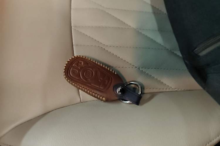 Used Buick GL8 2021 Land Cruiser Executive Class 652T Luxury Model Vehicle Key
