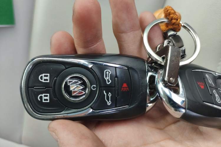 Used Buick GL8 2021 Land Cruiser Executive 652T Premium Model Vehicle Key