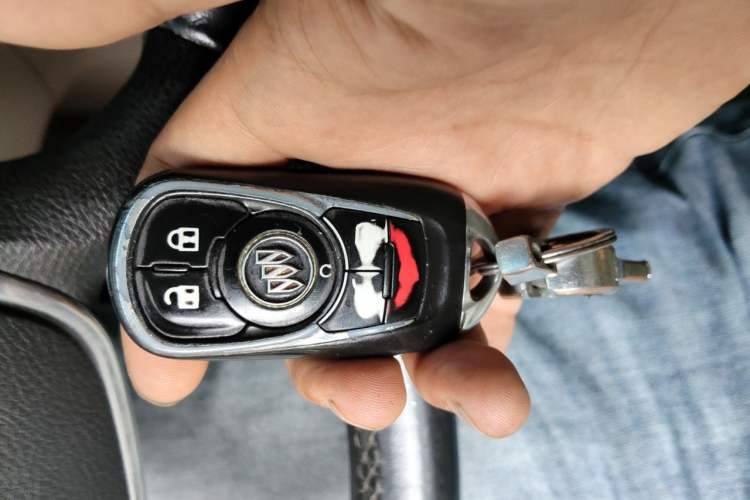 Used Buick GL8 2021 Land Cruiser Executive 652T Premium Model Vehicle Key