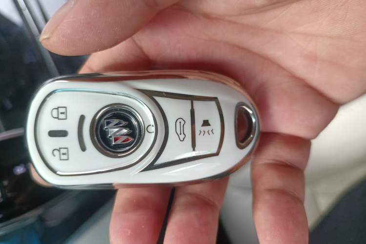 Used Buick GL8 2021 Land Cruiser Executive Class 652T Luxury Model Vehicle Key