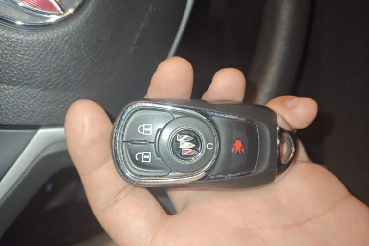 Used Buick GL8 2021 Land Cruiser Executive Class 652T Comfort Model Vehicle Key