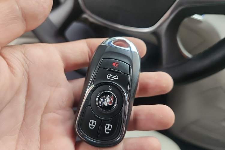 Used Buick GL8 2021 Land Cruiser Executive Class 652T Luxury Model Vehicle Key
