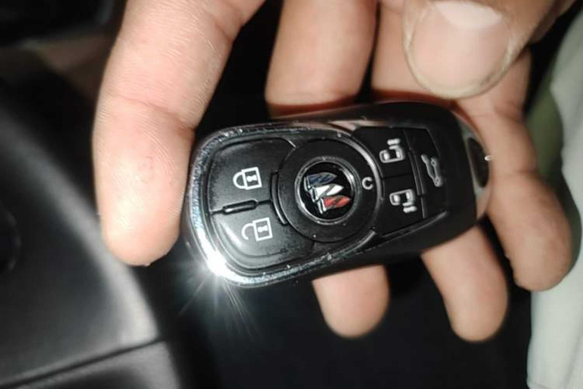 Used Buick GL8 2021 ES Landtrek 653T Luxury Model Vehicle Key