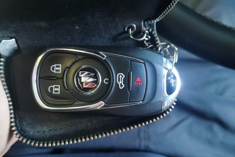 Used Buick GL8 2021 Land Cruiser Executive Class 652T Luxury Model Vehicle Key