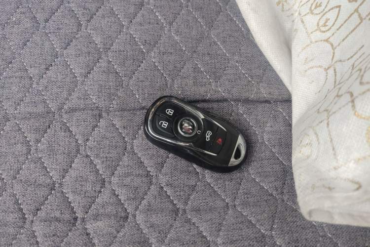 Used Buick GL8 2021 Land Cruiser Executive Class 652T Luxury Model Vehicle Key
