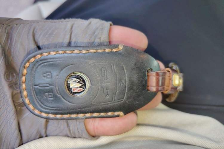 Used Buick GL8 2021 Land Cruiser Executive 652T Premium Model Vehicle Key