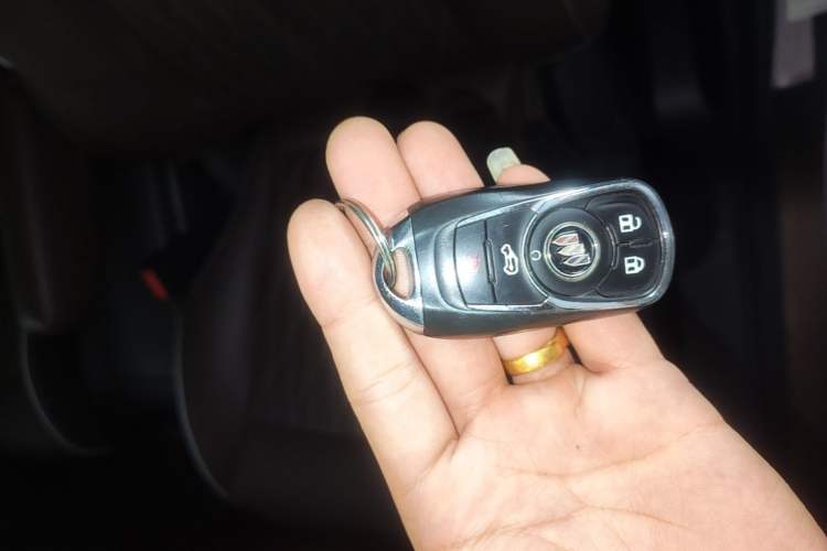 Used Buick GL8 2021 Land Cruiser Executive Class 652T Luxury Model Vehicle Key