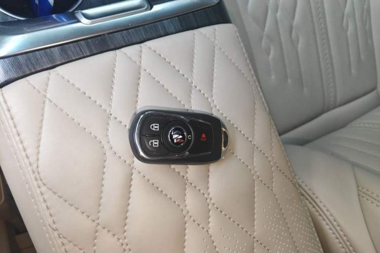 Used Buick GL8 2021 Land Cruiser Executive Class 652T Comfort Model Vehicle Key
