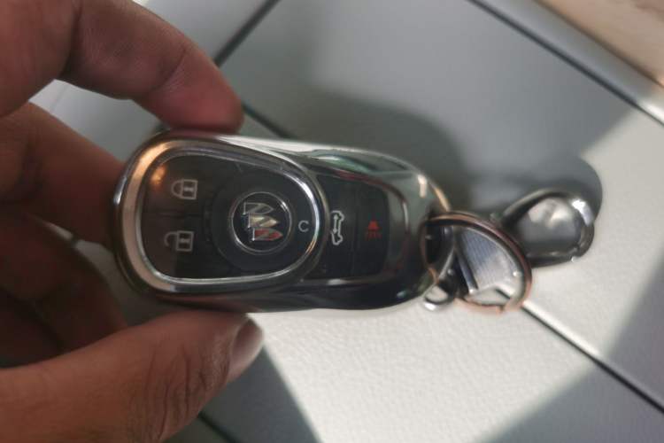 Used Buick GL8 2021 Land Cruiser Executive Class 652T Smart Luxury Model Vehicle Key