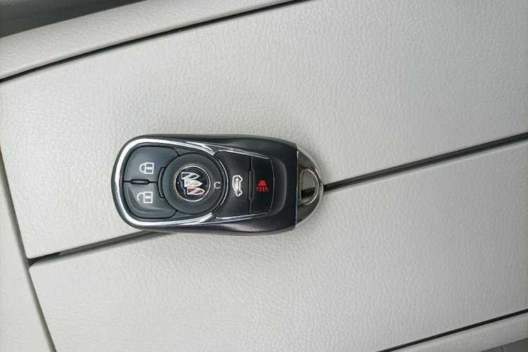 Used Buick GL8 2021 Land Cruiser Executive Class 652T Luxury Model Vehicle Key