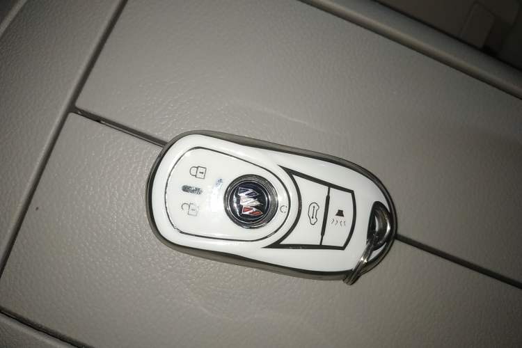 Used Buick GL8 2021 Land Cruiser Executive Class 652T Luxury Model Vehicle Key