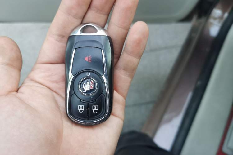 Used Buick GL8 2021 Land Cruiser Executive Class 652T Comfort Model Vehicle Key