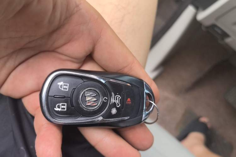 Used Buick GL8 2021 Land Cruiser Executive Class 652T Luxury Model Vehicle Key