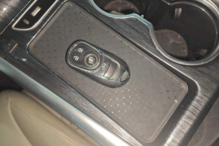 Used Buick GL8 2021 Land Cruiser Executive Class 652T Luxury Model Vehicle Key