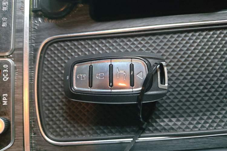 Used Buick GL8 2021 Land Cruiser Executive Class 652T Comfort Model Vehicle Key
