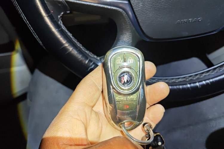 Used Buick GL8 2021 Land Cruiser Executive 652T Premium Model Vehicle Key