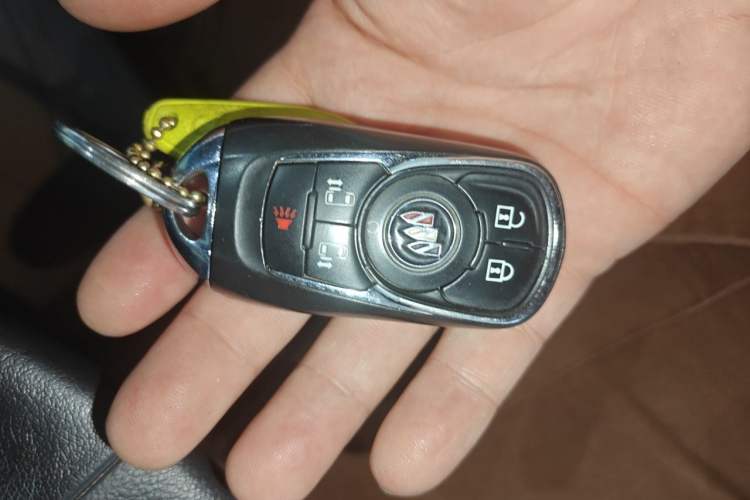 Used Buick GL8 2021 ES Land Cruiser 653T Luxury Edition Vehicle Key