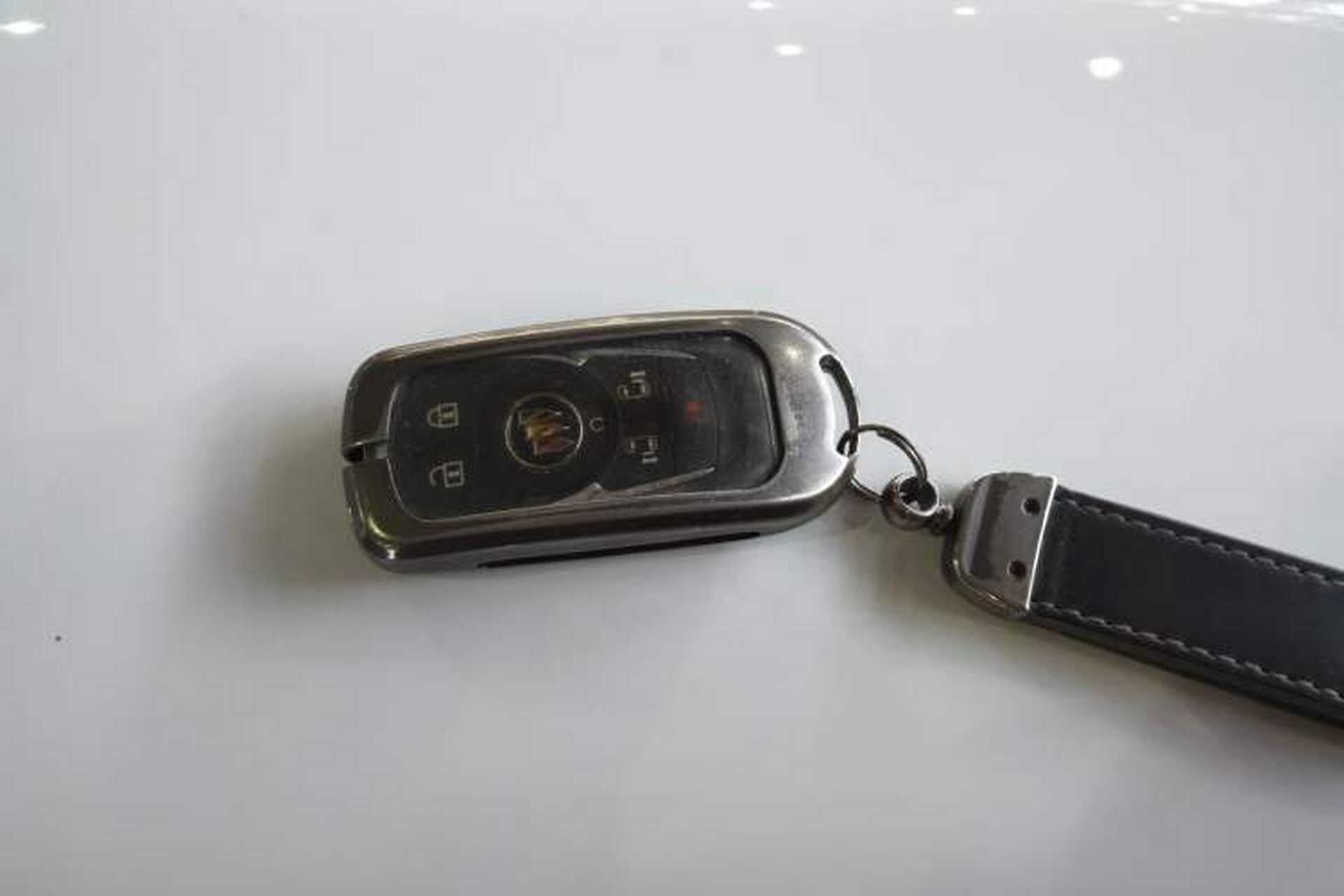 Used Buick GL8 2021 ES Land Cruiser 653T Luxury Edition Vehicle Key