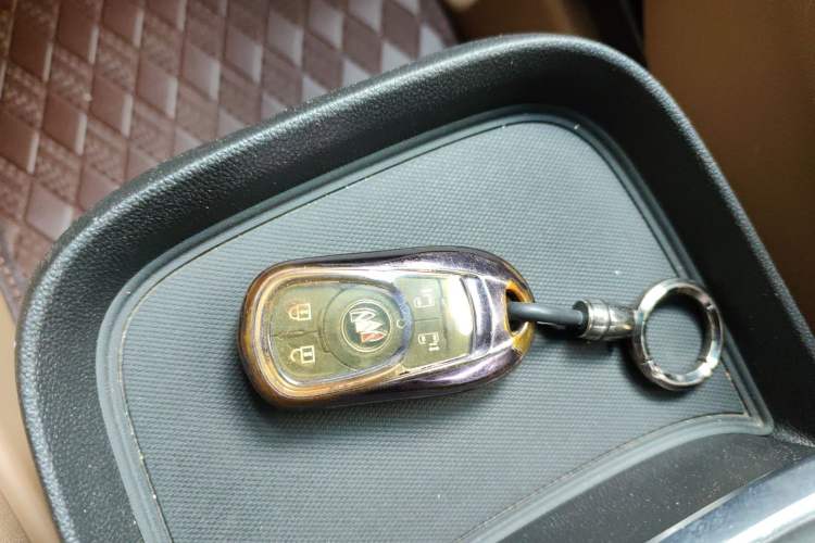 Used Buick GL8 2021 ES Landtrek 653T Luxury Model Vehicle Key