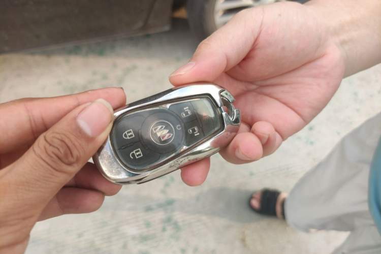 Used Buick GL8 2021 ES Land Cruiser 653T Luxury Edition Vehicle Key