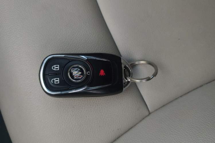 Used Buick GL8 2021 Land Cruiser Executive Class 652T Comfort Model Vehicle Key