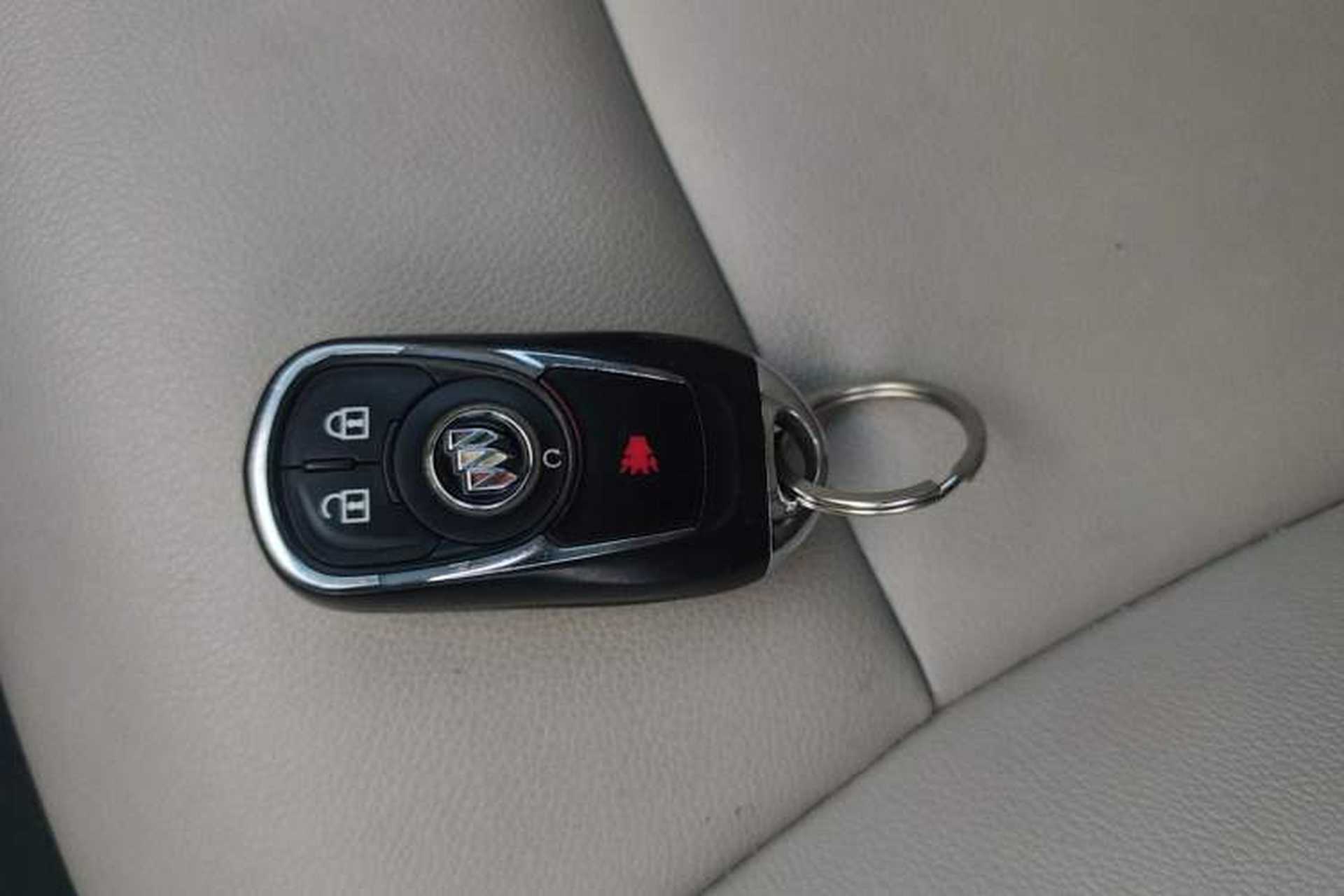 Used Buick GL8 2021 Land Cruiser Executive Class 652T Comfort Model Vehicle Key